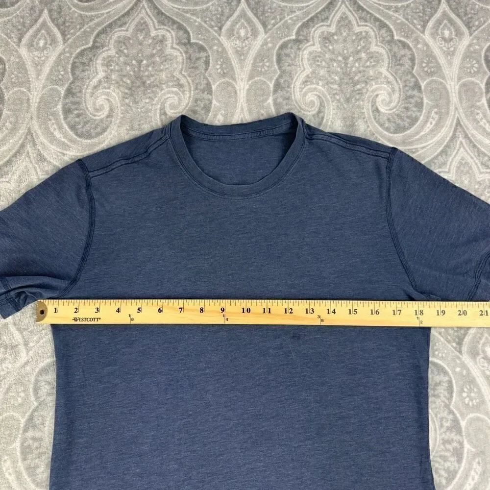 Mens Lululemon Short Sleeve - Picture 5 of 5